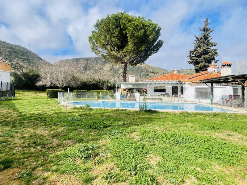 Foto e96bad48-451c-491d-b82e-6c93c5e87bf7. Casa amb calefacció aparcament piscina a Centro Antequera