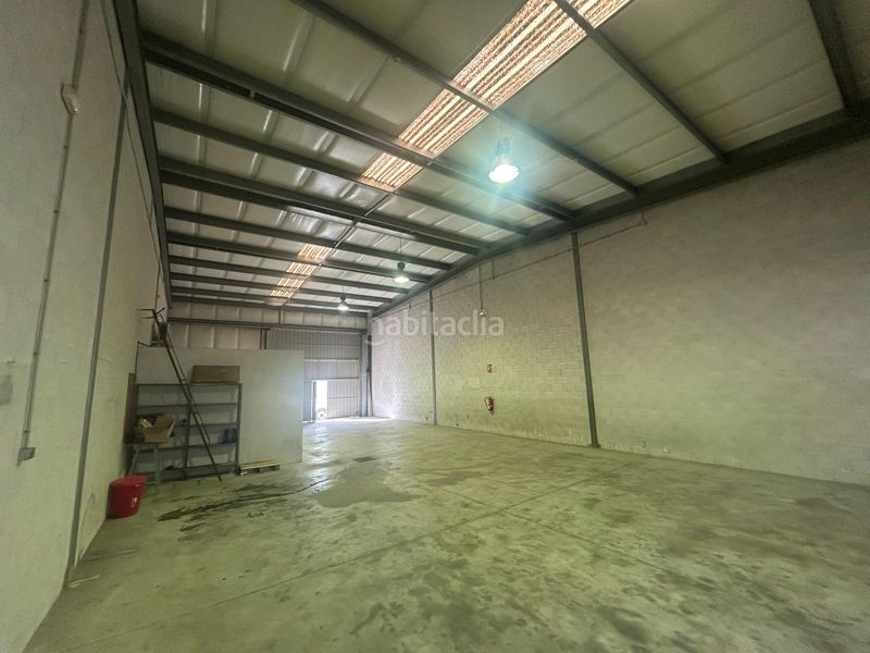 Foto 96ffbc0d-7c73-4586-bfe8-f311f76d4522. Nave industrial nave en el poligono en Zona de la Vega Antequera