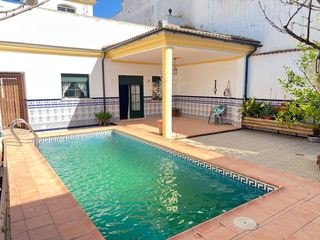 Casa a Campillos. Imponente casa en campillos con piscina y amplios espacios