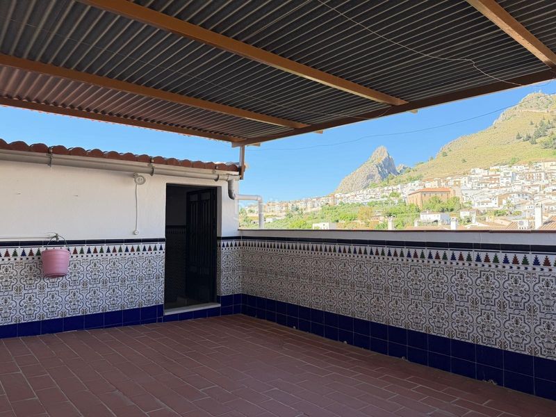 Foto 306ca784-ce3d-4377-9bc4-c5bd613df61d. Casa amb calefacció aparcament a Archidona