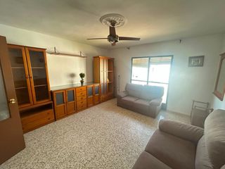 Flat in Centro. Piso en venta de 3 dormitorios en antequera  oportunidad única