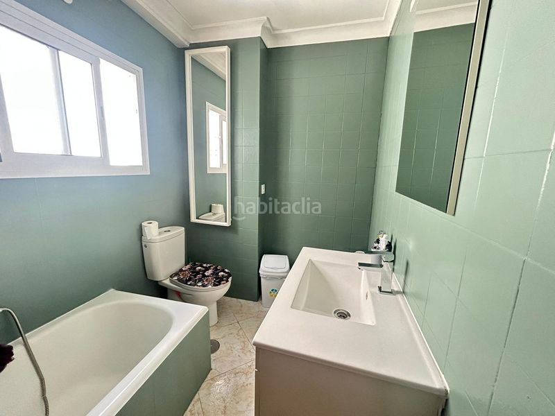 Foto 1c4c3b9b-07ed-4ae2-a671-31ebf1fecd82. Casa amb calefacció a Centro Antequera