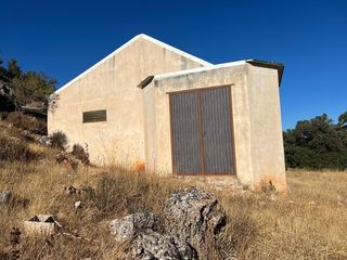 Masia a Zona de la Vega. Parcela rustica con casa con bonitas vistas del torcal de antequ