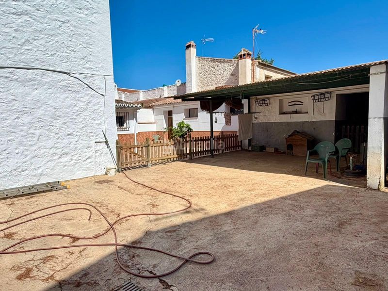 Foto b296d438-ac88-44eb-bc13-9d003f776262. Casa amb calefacció aparcament a Zona de la Vega Antequera