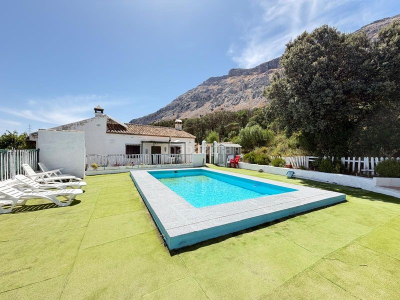 Foto e4e85fd4-3210-471d-9a47-f0346c0746ab. Masia amb calefacció piscina a Centro Antequera