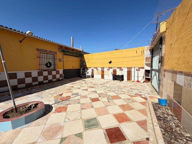 Foto 14c0fc4d-7939-4c9e-8314-5b01bb3da426. Casa amb calefacció aparcament a Alameda