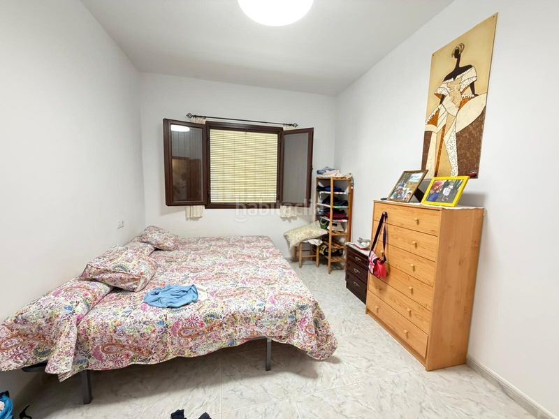 Foto 43a155fa-860c-48b0-aa20-5dea2f4c7b8a. Casa amb calefacció aparcament a Alameda