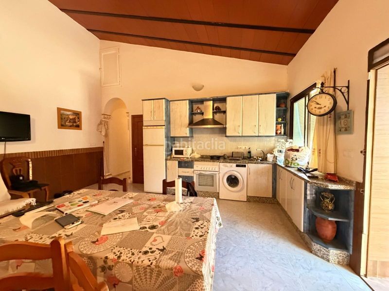 Foto 5fa7e2b7-8e54-452e-b2ea-d30e1b11805e. Casa amb calefacció aparcament a Alameda