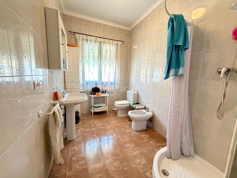 Foto 9da2019a-5322-4d6d-959d-cca2aef0dde3. Casa amb calefacció aparcament a Alameda