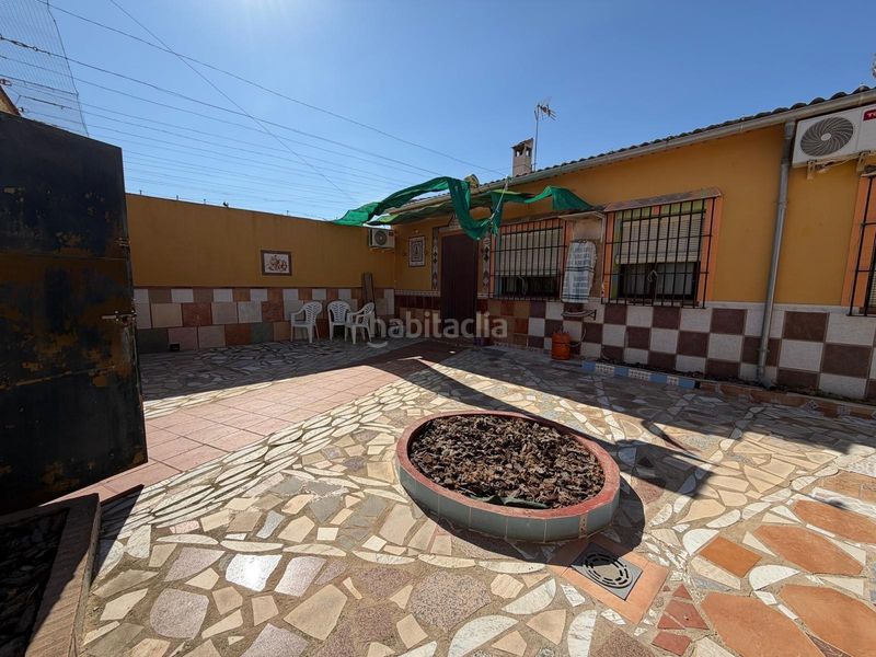 Foto e90d2dbf-4492-4b0b-a8b5-66d500c8abda. Casa amb calefacció aparcament a Alameda