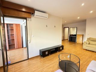 Flat in Centro. Piso de 3 dormitorios con posibilidad de 4 dormitorios a 1 minut