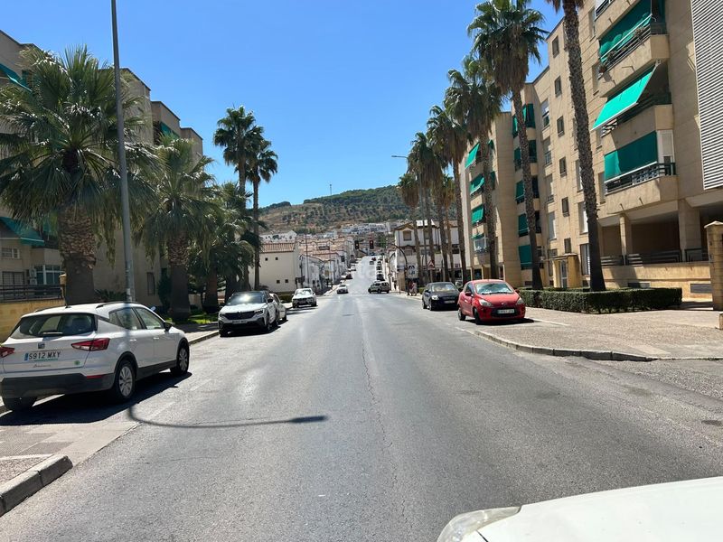 Foto 0aa9b5b0-90f8-46ee-834e-b3b3b0df2074. Dúplex en exclusiva dúplex en zona gironparquesol entrar a vivir! en Antequera
