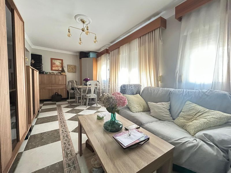 Foto 0eb776bd-970d-4343-a79d-75470ea81395. Dúplex en exclusiva dúplex en zona gironparquesol entrar a vivir! en Antequera