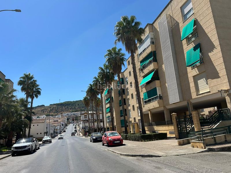 Foto 18a9b59e-e0c7-4a5b-a2ad-3506b143e713. Dúplex en exclusiva dúplex en zona gironparquesol entrar a vivir! en Antequera