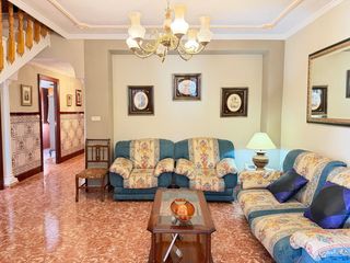 Haus in Villanueva de Tapia. Gran casa en villanueva de tapia sale a la venta!!!!!!