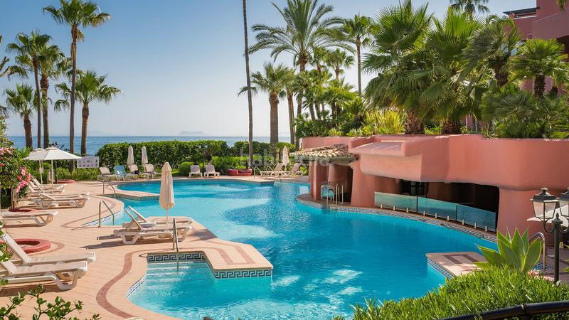 Foto a021e7f2-d982-49f5-99a1-2e648344ebc7. Planta baja en costalita ii 0 apartamento reformado en primera línea de playa con tecnología inteligente menara beach, nueva milla de oro en Estepona
