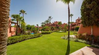 Rez-de-chausse en Costalita ii 0. Apartamento de 3 dormitorios en planta baja  torre bermeja, este