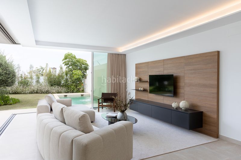Foto 702649b2-d22e-4826-b1a1-bdd3db5ee77d. Casa amb aparcament piscina a Valdeolletas - Las Cancelas - Xarblanca Marbella