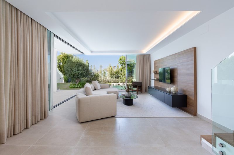 Foto 9ad76a89-b3e7-4ec3-902c-66662bd94f76. Casa amb aparcament piscina a Valdeolletas - Las Cancelas - Xarblanca Marbella
