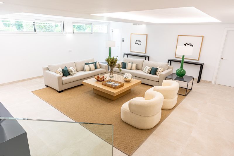 Foto b5c991bc-0c17-44ba-8ac1-f0fe15b602a2. Casa amb aparcament piscina a Valdeolletas - Las Cancelas - Xarblanca Marbella