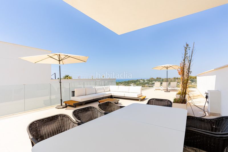 Foto caad7fa9-1cd3-425e-a4f6-f54a1d247d0c. Casa amb aparcament piscina a Valdeolletas - Las Cancelas - Xarblanca Marbella