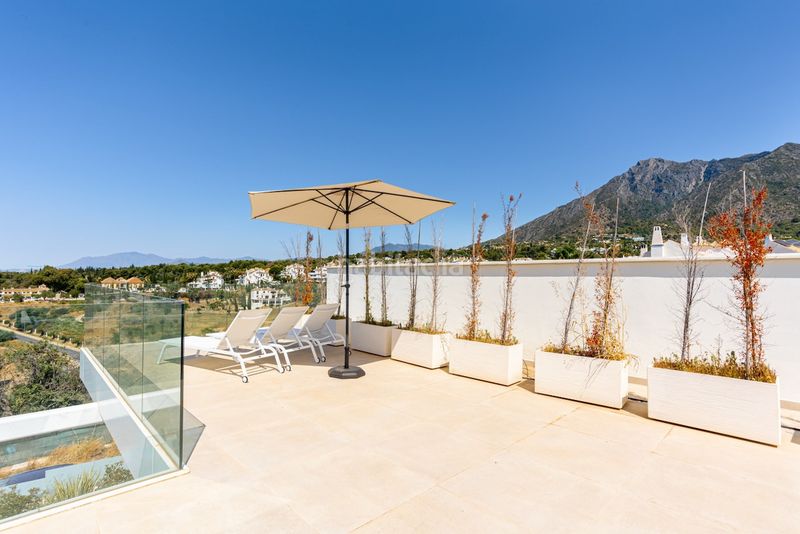 Foto cc1f71d6-dd4f-4dbd-9edb-f681dbd325b8. Casa amb aparcament piscina a Valdeolletas - Las Cancelas - Xarblanca Marbella