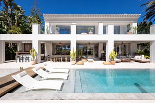 Miete Haus in Los Monteros. Impresionante villa en los monteros playa, marbella