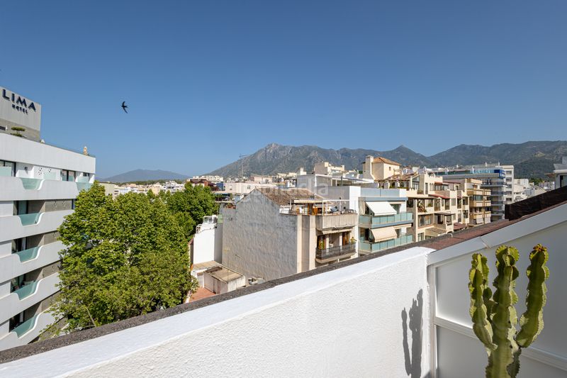 Foto 9c00d260-9285-4eb9-b2fc-1187c2361d19. Àtic amb calefacció aparcament a Casco Antiguo Marbella