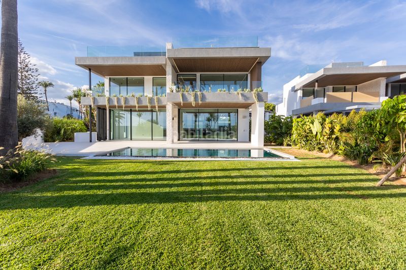 Foto d0cd8053-d14f-4e9c-8677-333e1a03f48d. Casa amb aparcament piscina a Nueva Alcántara Marbella
