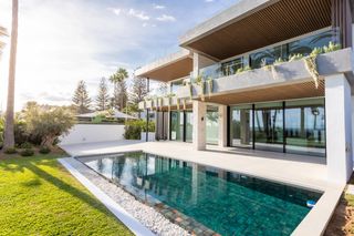 Casa en Nueva Alcántara. Privilege by marein  villa de lujo en primera línea de playa en