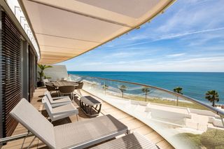 Apartamento en Centro. Apartamento en primera línea de playa en venta, listo para entra