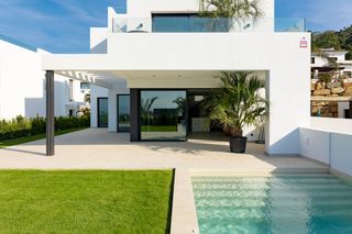 Casa en Mijas pueblo. Villa aurea es una villa contemporánea terminada, sin amueblar y
