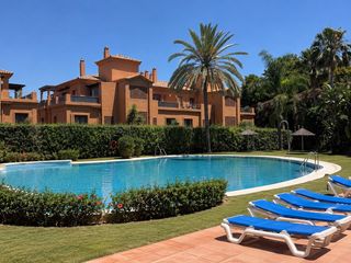 Rent Ground floor in Benatalaya. Exclusivo apartamento en planta baja con jardín privado en urb.