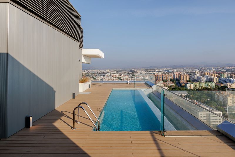Foto 9002adfe-1e3b-4c5f-96ea-ec1d09759800. Àtic amb aparcament piscina a Martín Carpena - Torre del Río Málaga