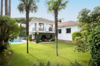 Casa  Del ciervo-ur los montero 8. Preciosa villa en los monteros