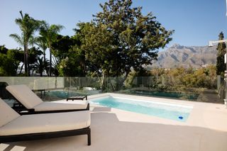 Àtic a Lomas de Marbella Club. Estrena vida en la milla de oro ático en earth con piscina priva