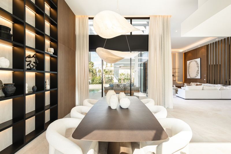 Foto c9cf04dd-2298-4f94-895b-5a13b679f98c. Casa amb aparcament piscina a Nueva Andalucía centro Marbella