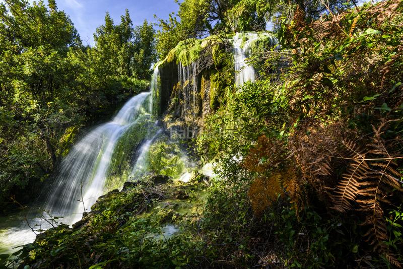 Foto a586b8d5-886c-41af-8b2d-375bc6ce9553. Casa a 2 - ur cascada camojan 72 a Sierra Blanca Marbella