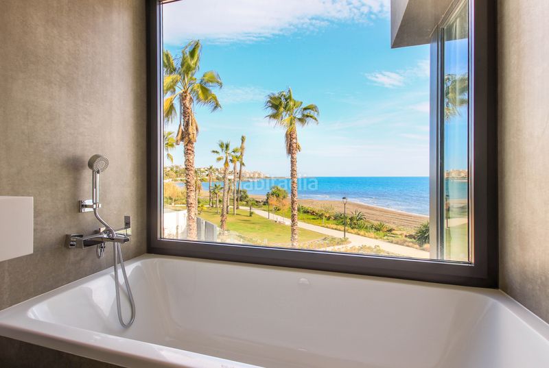Foto 054ab271-ae47-45c4-b402-f3df14b758d2. Casa adossada amb aparcament piscina a Guadalobón Estepona