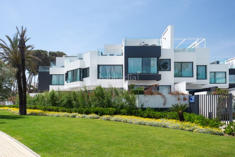 Foto e1869f1d-ffa6-45b6-81f4-05222ae47d93. Casa adossada amb aparcament piscina a Guadalobón Estepona