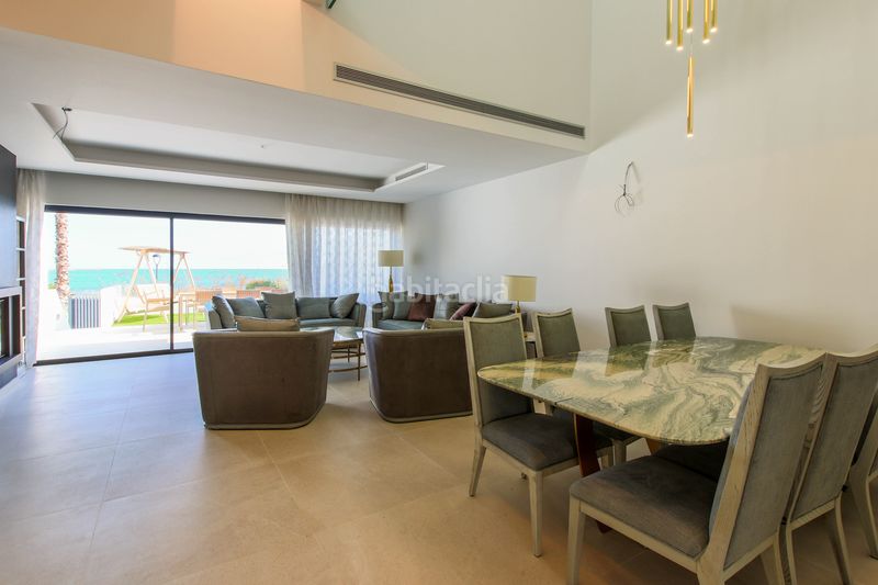 Foto f24177ac-7e2d-4bf2-bae9-a70625e2a5dd. Casa adossada amb aparcament piscina a Guadalobón Estepona