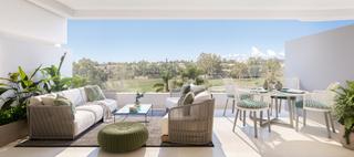 Dúplex a Guadalmina Alta. En construcción. precioso duplex en primera línea de golf en gua