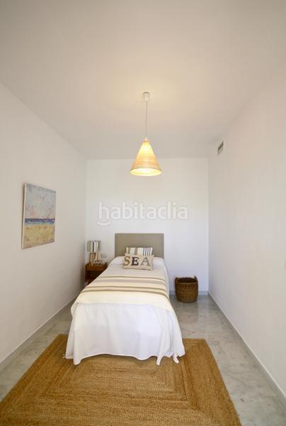 Foto 77a66788-2874-48bd-b745-351fa38eff6a. Alquiler casa adosada en albatros-ur bahia marbell 4 adosada en primera linea de la playa en Marbella