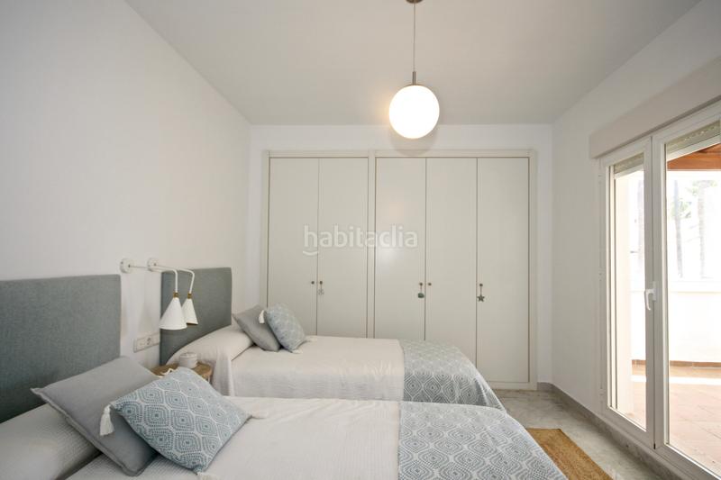 Foto 91286bb0-c04d-4847-9745-ff379003217b. Lloguer casa adossada a albatros-ur bahia marbell 4 a Marbella