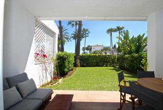 Location Maison jumelée à Albatros-ur bahia marbell 4. Adosada en primera linea de la playa
