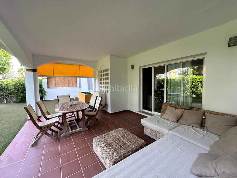 Foto 84278d05-f4f2-4c57-b879-ed6f00930ea7. Lloguer planta baixa amb aparcament piscina a La Dama de Noche - La Alzambra Marbella