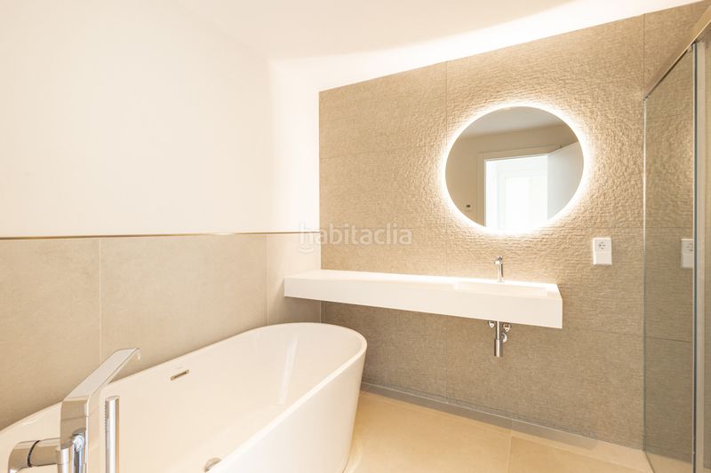 Foto 00a307b7-4da9-435c-9a76-5c3353a639c2. Casa aparellada amb aparcament piscina a San Pedro de Alcántara Pueblo Marbella