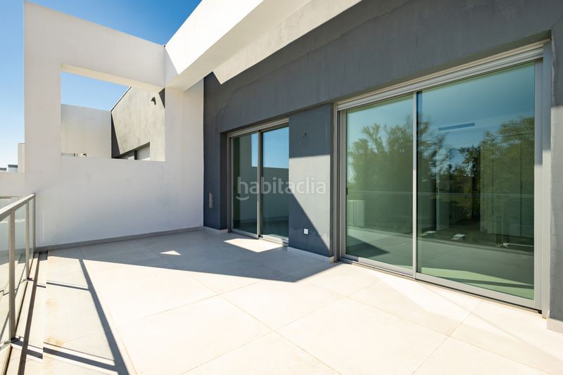 Foto 34eb6749-497e-4bc6-a4d9-9a99398dd9f4. Casa aparellada amb aparcament piscina a San Pedro de Alcántara Pueblo Marbella