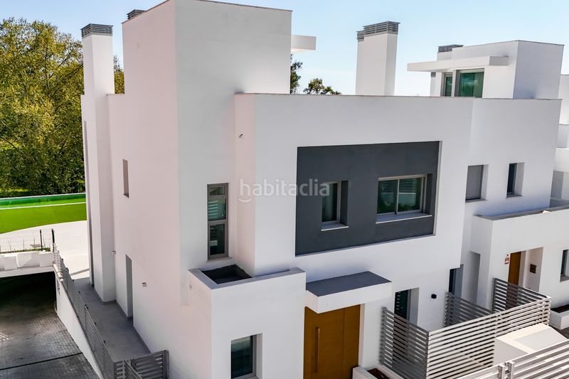 Foto 6121b78e-761a-43b7-a63a-8bb7b28c41ec. Casa aparellada amb aparcament piscina a San Pedro de Alcántara Pueblo Marbella