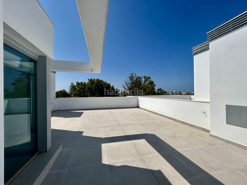 Foto 676c4dcf-3fd1-4d00-a1fd-27f4be8bb9fb. Casa pareada en alta vista-alta vista 39 espectacular casa adosada de esquina en guadalmina alta en Marbella